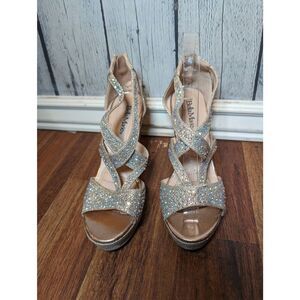 Bella Marie sparkly champagne wedges 7*